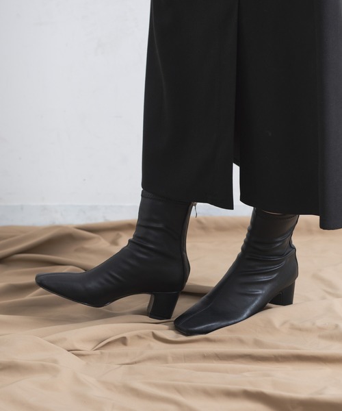 Aunt Marie's（アントマリーズ）の「AUNT MARIE'S ストレッチショートブーツ（ブーツ・レディース・ホワイト/ブラック・MEDIUM/LARGE）」の14枚目の写真