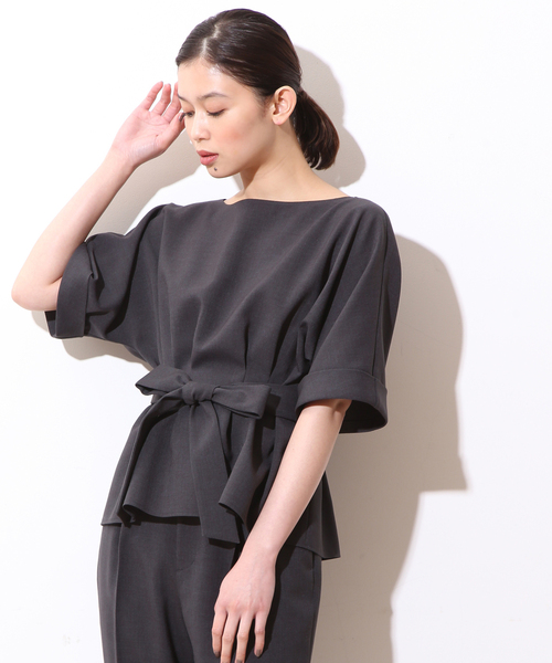 Tiara（ティアラ）の「麻調タックペプラムブラウス（シャツ/ブラウス・レディース・グレー系その他/グリーン系その他/ブラウン/チャコールグレー・FREE）」の2枚目の写真