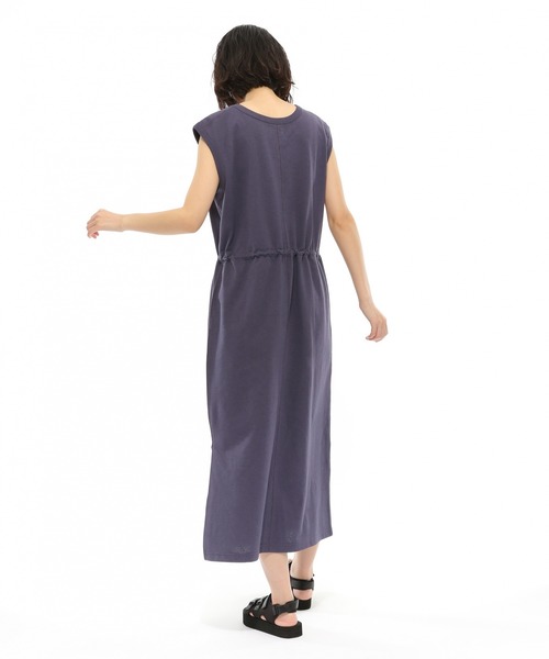 LAKOLE(ラコレ)の「ウエストドロストマキシワンピース / LAKOLE(ワンピース・レディース・ライトグレー/ネイビー/ボルドー・SMALL/MEDIUM)」の4枚目の写真