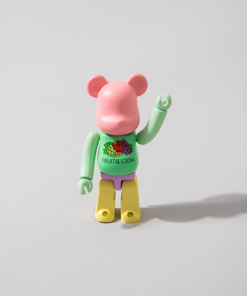 FRUIT OF THE LOOM（フルーツオブザルーム）の「BE@RBRICK付き プルオーバースウェット / コラボ / ベアブリック / 長袖 / トレーナー / ワンポイント / ロゴ / ユニセックス（スウェット・メンズ・ホワイト/ブラック・S/L/XL/M）」の5枚目の写真