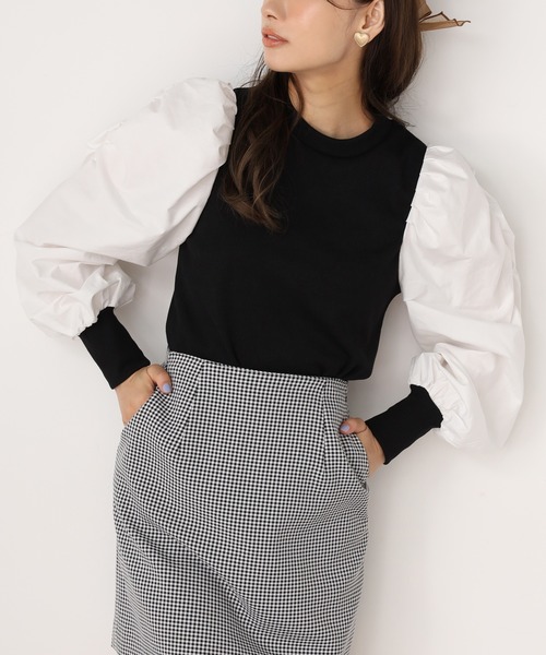 one after another NICE CLAUP(ワンアフターアナザーナイスクラップ)の「袖コンシャスリブプルオーバー(Tシャツ/カットソー・レディース・ブラック/ベージュ/オフホワイト/ホワイト×ブラック・FREE)」の2枚目の写真