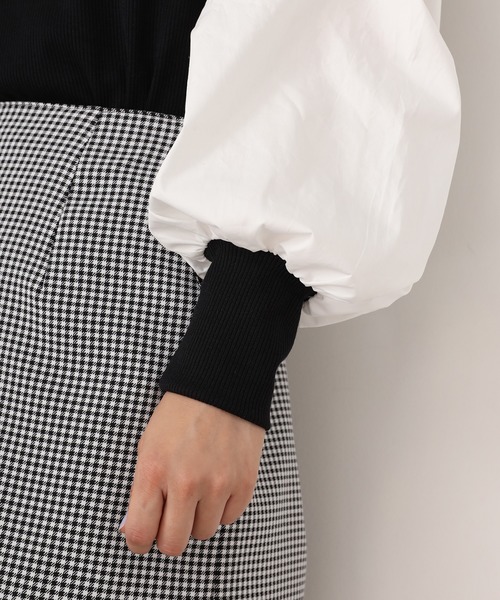 one after another NICE CLAUP(ワンアフターアナザーナイスクラップ)の「袖コンシャスリブプルオーバー(Tシャツ/カットソー・レディース・ブラック/ベージュ/オフホワイト/ホワイト×ブラック・FREE)」の22枚目の写真