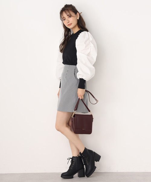 one after another NICE CLAUP(ワンアフターアナザーナイスクラップ)の「袖コンシャスリブプルオーバー(Tシャツ/カットソー・レディース・ブラック/ベージュ/オフホワイト/ホワイト×ブラック・FREE)」の10枚目の写真