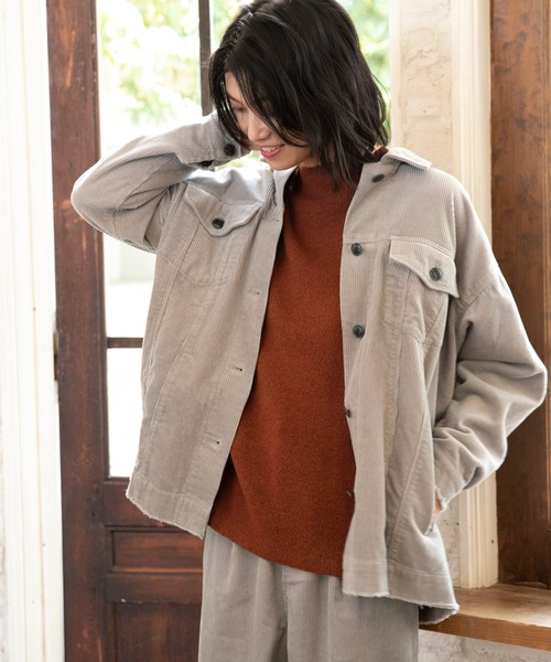 LAKOLE(ラコレ)の「コーデュロイBIGトラッカージャケット / LAKOLE(ブルゾン・レディース・ライトグレー/ブラック・SMALL/MEDIUM)」の2枚目の写真