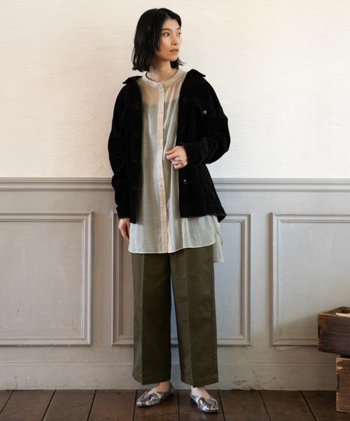 LAKOLE(ラコレ)の「コーデュロイBIGトラッカージャケット / LAKOLE(ブルゾン・レディース・ライトグレー/ブラック・SMALL/MEDIUM)」の3枚目の写真