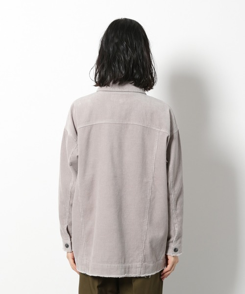 LAKOLE(ラコレ)の「コーデュロイBIGトラッカージャケット / LAKOLE(ブルゾン・レディース・ライトグレー/ブラック・SMALL/MEDIUM)」の13枚目の写真