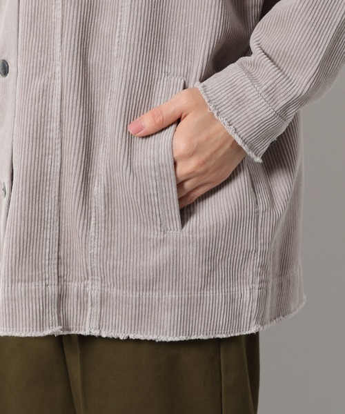 LAKOLE(ラコレ)の「コーデュロイBIGトラッカージャケット / LAKOLE(ブルゾン・レディース・ライトグレー/ブラック・SMALL/MEDIUM)」の17枚目の写真