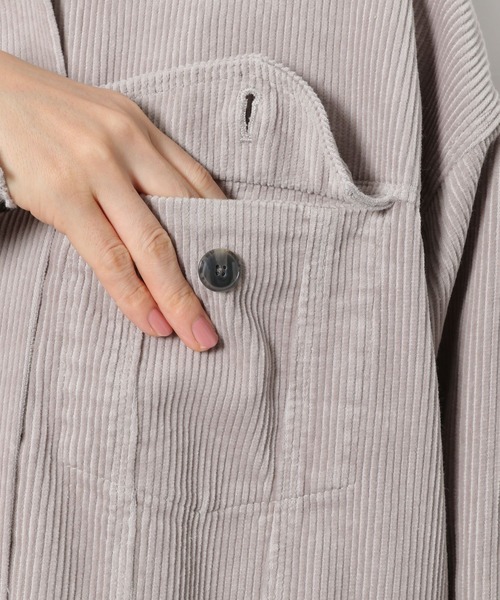 LAKOLE(ラコレ)の「コーデュロイBIGトラッカージャケット / LAKOLE(ブルゾン・レディース・ライトグレー/ブラック・SMALL/MEDIUM)」の8枚目の写真