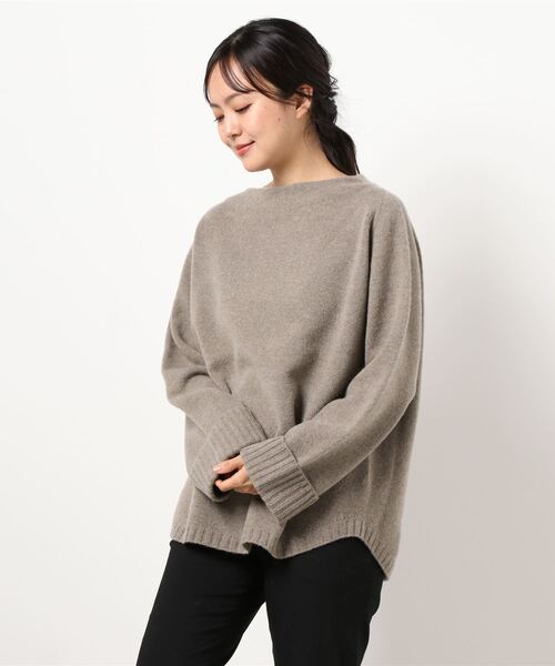 qualite（カリテ）の「カシミヤ混ボートハイネックプルオーバー（ニット/セーター・レディース・キャメル/モカ/オフホワイト/ライム・フリー）」の3枚目の写真