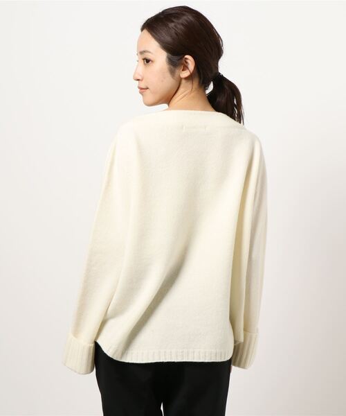 qualite（カリテ）の「カシミヤ混ボートハイネックプルオーバー（ニット/セーター・レディース・キャメル/モカ/オフホワイト/ライム・フリー）」の5枚目の写真