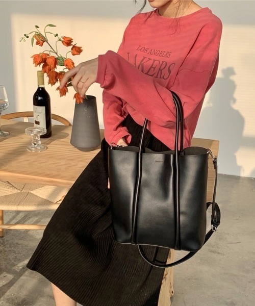 yuue' ( wear )(ユーイ)の「ポーチ付き2wayレザートートバッグ(トートバッグ・レディース・ホワイト/ブラック/ベージュ/ブラウン/ダークグリーン・FREE)」の15枚目の写真