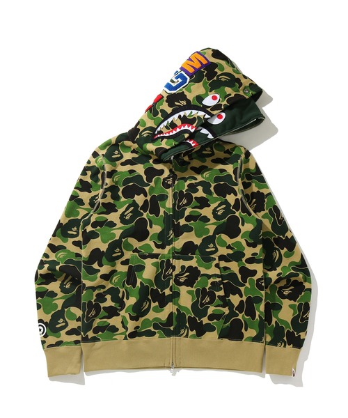 A BATHING APE（アベイシングエイプ）の「BIG ABC CAMO SHARK