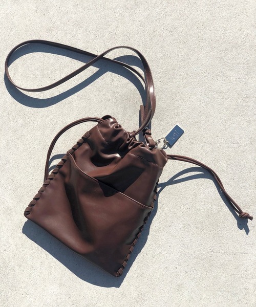 mystic（ミスティック）の「WEB限定　loti チャーム付き レースアップショルダー（ショルダーバッグ・レディース・アイボリー/ブラック/ブラウン・FREE/ONE SIZE）」の14枚目の写真