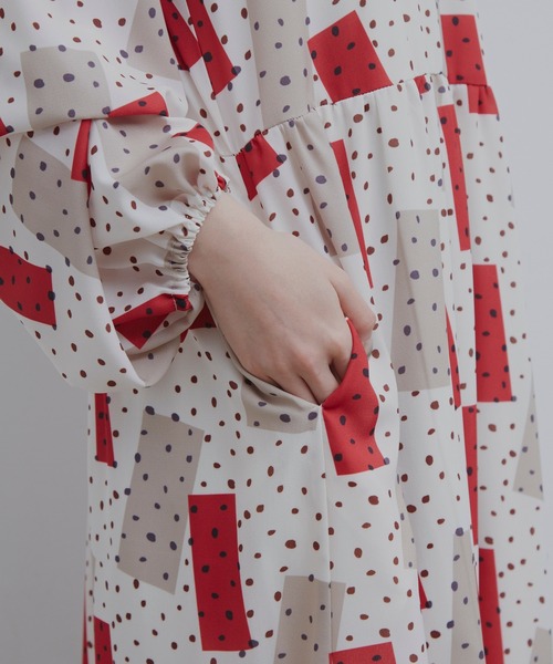 Merlot メルロー のファッション ワンピース ドレス ワンピース ドット幾何学柄ティアードワンピース ワンピース 21正規激安