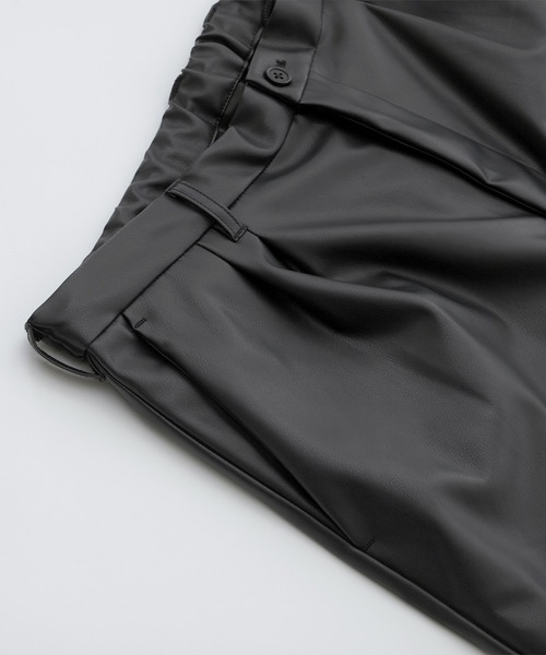 EMMA CLOTHES(エマクローズ)の「【セットアップ】シンセティックレザー オーバーサイズダブルポケットシャツ&ワイド2タックショーツ EMMA CLOTHES(セットアップ・メンズ・ブラック/グレイッシュベージュ・M/L)」の5枚目の写真