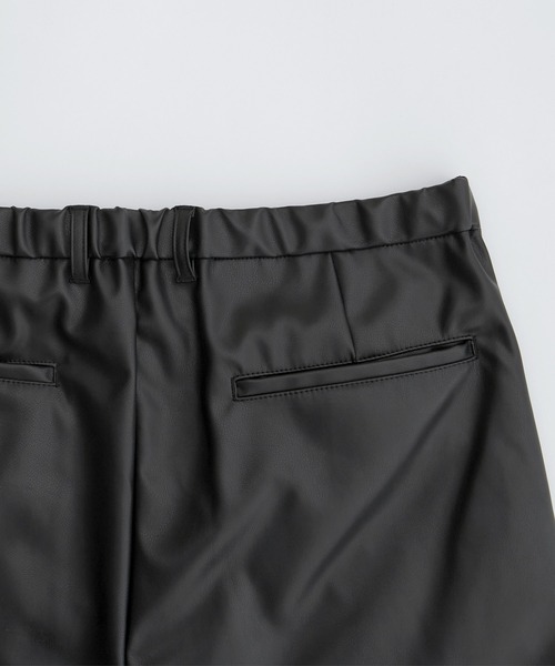 EMMA CLOTHES(エマクローズ)の「【セットアップ】シンセティックレザー オーバーサイズダブルポケットシャツ&ワイド2タックショーツ EMMA CLOTHES(セットアップ・メンズ・ブラック/グレイッシュベージュ・M/L)」の15枚目の写真