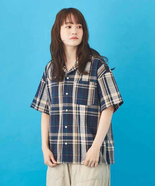 CUBE SUGAR（キューブシュガー）の「先染めチェック オープンカラーシャツ（シャツ/ブラウス・レディース・ネイビー/マルチ/ピンク/イエロー・M）」の2枚目の写真