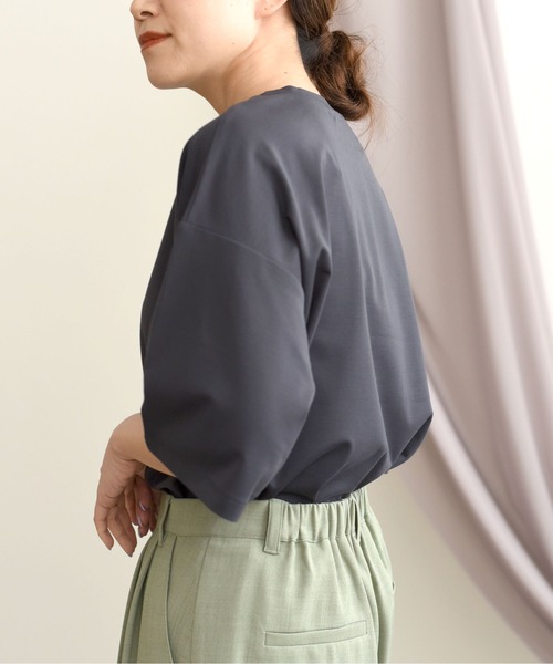 palm RICHE(ポームリシュ)の「パールネックポンチトップス(Tシャツ/カットソー・レディース・オフホワイト/ベージュ/チャコールグレー/ミント/ダークネイビー・M)」の17枚目の写真
