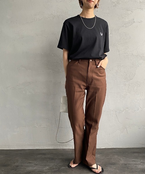 FRED PERRY（フレッドペリー）の「[FRED PERRY/フレッドペリー] ワンポイントロゴ刺繍Tシャツ（Tシャツ/カットソー・レディース・ホワイト/ブラック・XS/L/M/S）」の9枚目の写真