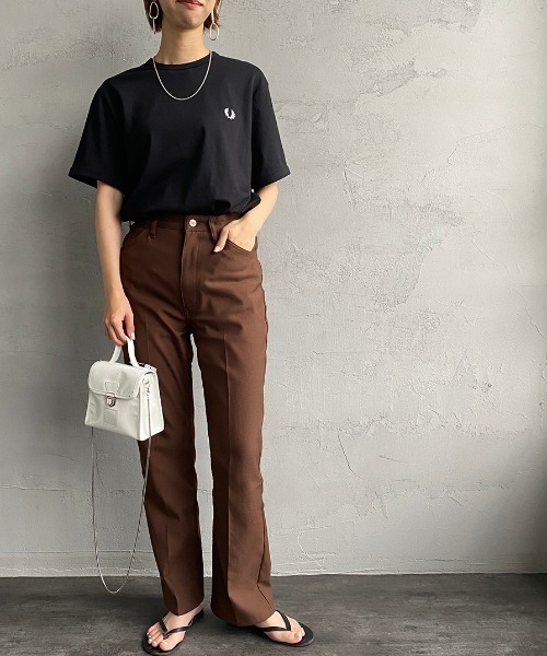 FRED PERRY（フレッドペリー）の「[FRED PERRY/フレッドペリー] ワンポイントロゴ刺繍Tシャツ（Tシャツ/カットソー・レディース・ホワイト/ブラック・XS/L/M/S）」の7枚目の写真