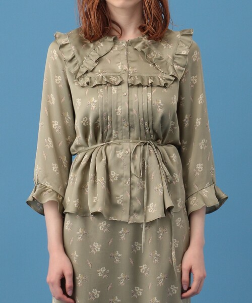 ME COUTURE(ミークチュール)の「ブライトフローラフリルブラウス(シャツ/ブラウス・レディース・ベージュ/オリーブ・FREE)」の7枚目の写真