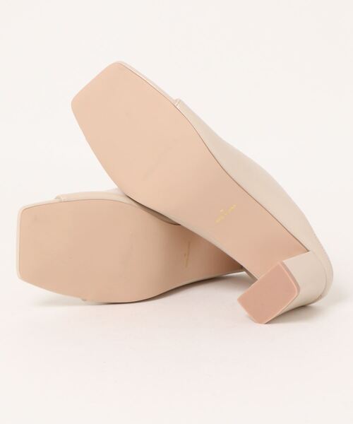 NATURAL BEAUTY BASIC（ナチュラルビューティーベーシック）の「トングヒールミュール（サンダル・レディース・ベージュ系その他2/オフホワイト・LARGE/MEDIUM）」の4枚目の写真