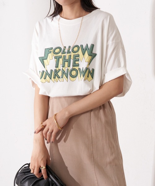 LOUNGEDRESS(ラウンジドレス)の「FOLLOW Tシャツ(Tシャツ/カットソー・レディース・ブラック/オフホワイト・FREE)」の2枚目の写真