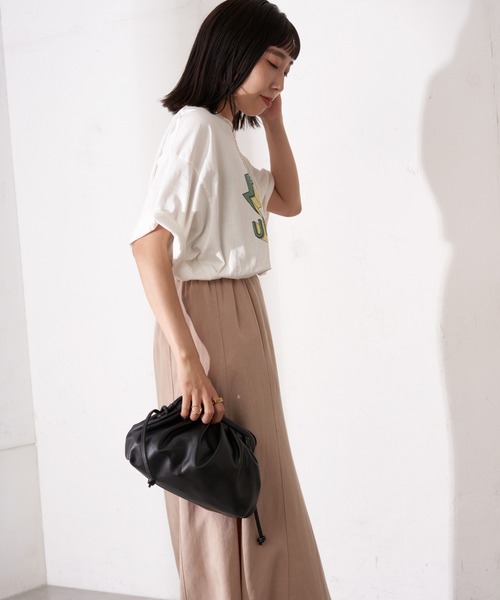 LOUNGEDRESS(ラウンジドレス)の「FOLLOW Tシャツ(Tシャツ/カットソー・レディース・ブラック/オフホワイト・FREE)」の6枚目の写真
