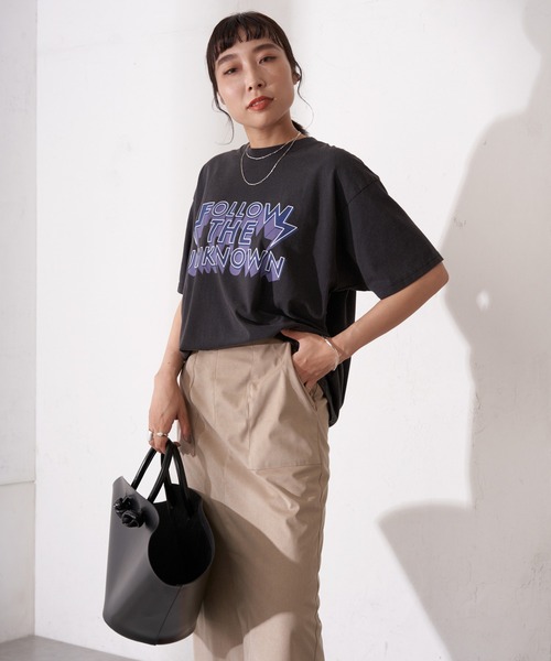 LOUNGEDRESS(ラウンジドレス)の「FOLLOW Tシャツ(Tシャツ/カットソー・レディース・ブラック/オフホワイト・FREE)」の15枚目の写真