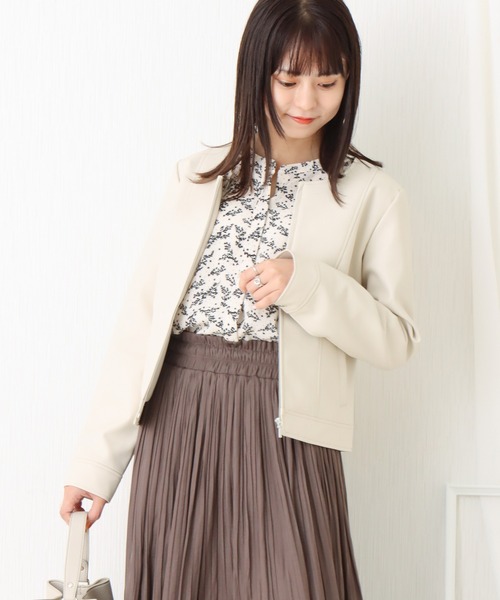 libelle more(リベル モア)の「フェイクレザー ノーカラージャケット(ノーカラージャケット・レディース・ブラック/ベージュ/アイボリー・M/L)」の3枚目の写真