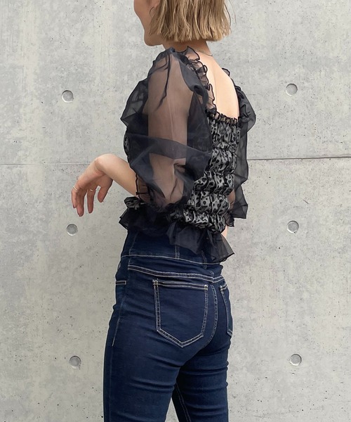 SPIRALGIRL（スパイラルガール）の「レオパード柄シャーリングチュールトップス（Tシャツ/カットソー・レディース・ブラック/オフホワイト・FREE）」の6枚目の写真