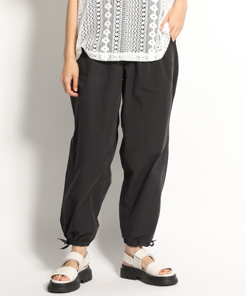 niko and...（ニコアンド）の「サステナブルコットンイージーパンツ（その他パンツ・レディース・ブラック/オレンジ/グリーン・MEDIUM/LARGE）」の2枚目の写真