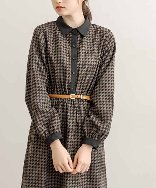 OLIVE des OLIVE（オリーブデオリーブ）の「【人気アイテム再入荷】ベルト付クレリックシャツワンピース（ワンピース・レディース・ブラック/サックスブルー/ブラウン/ダークブラウン/ライトブラウン/スミクロ/グリーン・FREE）」の4枚目の写真