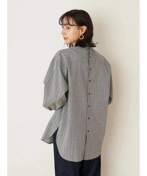 earth music&ecology(アースミュージックアンドエコロジー)の「スタンドフリルシャツ *(シャツ/ブラウス・レディース・オフホワイト/ブラック/ストライプ/その他9・FREE)」の8枚目の写真