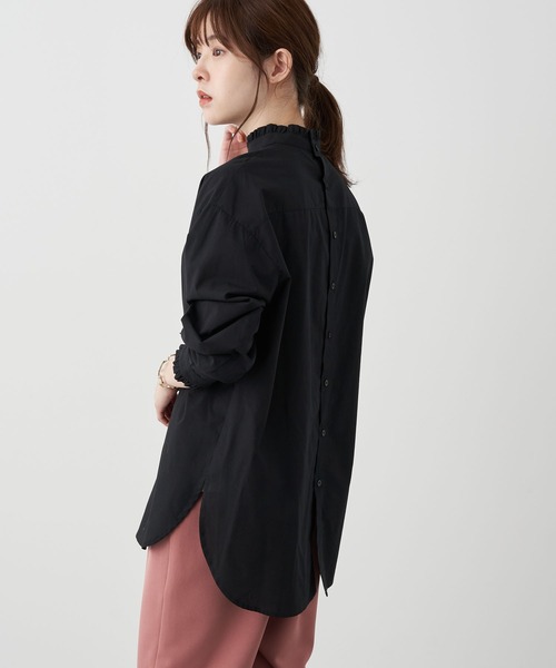 earth music&ecology(アースミュージックアンドエコロジー)の「スタンドフリルシャツ *(シャツ/ブラウス・レディース・オフホワイト/ブラック/ストライプ/その他9・FREE)」の1枚目の写真