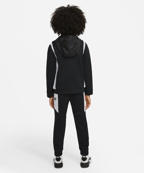 NIKE（ナイキ）の「ナイキ スポーツウェア ジュニアトラックスーツ / 上下セットアップ / Nike Sportswear Big Kids' Tracksuit ＜XS-XL 展開＞（セットアップ・キッズ・ブラック/ブラック系その他2/ネイビー・S/M/L/XL/XS）」の4枚目の写真