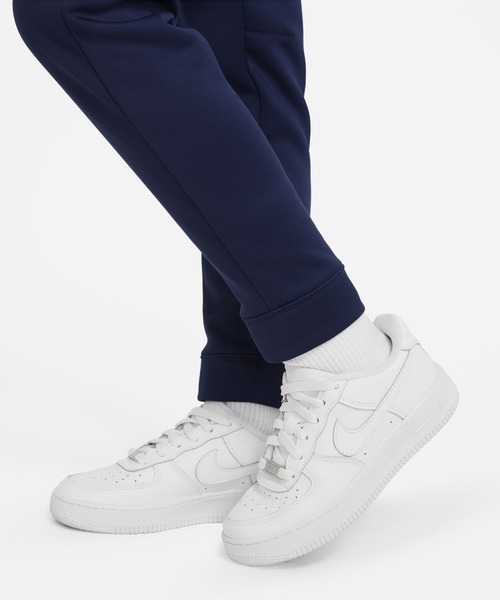 NIKE（ナイキ）の「ナイキ スポーツウェア ジュニアトラックスーツ / 上下セットアップ / Nike Sportswear Big Kids' Tracksuit ＜XS-XL 展開＞（セットアップ・キッズ・ブラック/ブラック系その他2/ネイビー・S/M/L/XL/XS）」の20枚目の写真