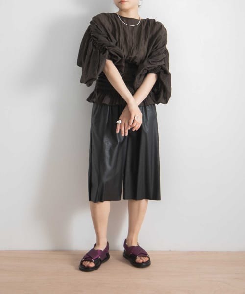 iI（アイ）の「iI　shirring blouse（シャツ/ブラウス・レディース・ブラック/ダークブラウン/オフホワイト・ONE）」の7枚目の写真