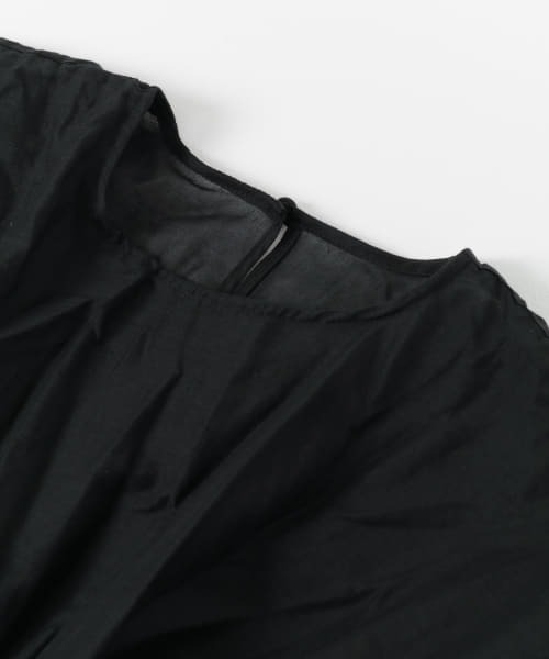 iI（アイ）の「iI　shirring blouse（シャツ/ブラウス・レディース・ブラック/ダークブラウン/オフホワイト・ONE）」の22枚目の写真