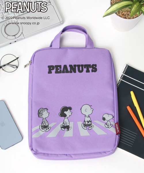PEANUTS(ピーナッツ)の「PEANUTS(ピーナッツ)スヌーピー キャラクタープリント マルチポーチ/タブレットケース 13インチ対応 クッションポーチ/ガジェットケース(PC・タブレットケース・キッズ・ベージュ系その他/ブルー系その他/ラベンダー/ベージュ/ターコイズブルー/ブラック/パープル系その他/ブラック系その他・FREE)」の8枚目の写真