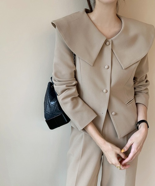 Leja（レジャ）の「【LEJA】無地ビッグカラーVネックジャケットパンツセットアップ（ワンピース・レディース・ベージュ/カーキ・FREE）」の10枚目の写真