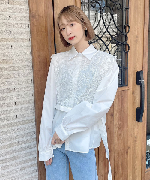 Voyage titty&Co.PETIT（ボヤージュティティアンドコープチ）の「【Voyage titty&Co.】レースベスト付きビックシャツ（シャツ/ブラウス・レディース・ホワイト・FREE）」の5枚目の写真