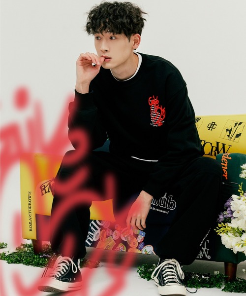 ROMANTIC CROWN(ロマンティッククラウン)の「【ROMANTIC CROWN】GIVE LOVE SWEAT SHIRT / ロマンティッククラウン ギブ ラブ スウェットシャツ(スウェット・メンズ・ライトグレー/ブラック/ライトイエロー・SMALL/MEDIUM/LARGE/X-LARGE)」の2枚目の写真