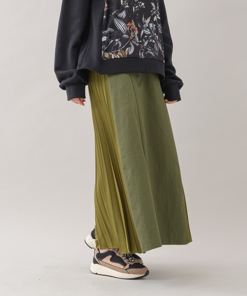 ROSIEE（ロージー）の「ROSIEE 後ろプリーツスカート（スカート・レディース・ベージュ/カーキ・FREE）」の2枚目の写真