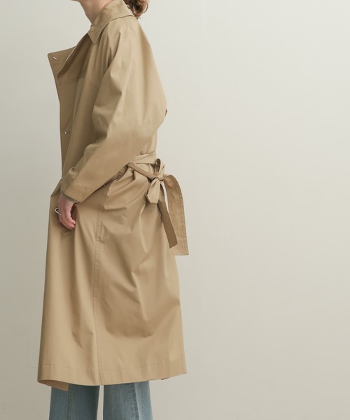 mizuiroind（ミズイロインド）の「mizuiro ind　dolman sleeve trench coat（トレンチコート・レディース・ベージュ/ライトカーキ・ONE）」の3枚目の写真