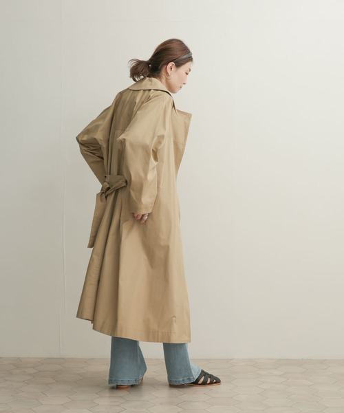 mizuiroind（ミズイロインド）の「mizuiro ind　dolman sleeve trench coat（トレンチコート・レディース・ベージュ/ライトカーキ・ONE）」の7枚目の写真