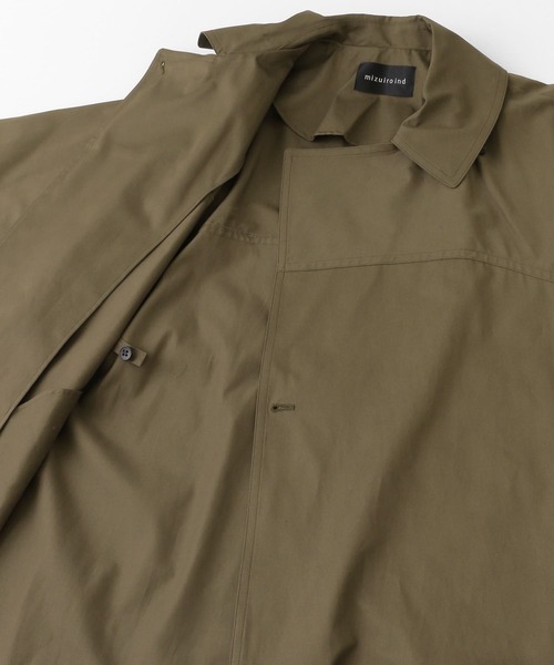 mizuiroind（ミズイロインド）の「mizuiro ind　dolman sleeve trench coat（トレンチコート・レディース・ベージュ/ライトカーキ・ONE）」の17枚目の写真