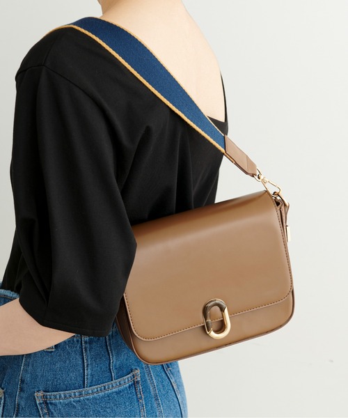 FREE'S MART（フリーズマート）の「◆レトロフラップショルダーバッグ（ショルダーバッグ・レディース・ホワイト/ブラック/ブラウン・ﾌﾘ-）」の3枚目の写真