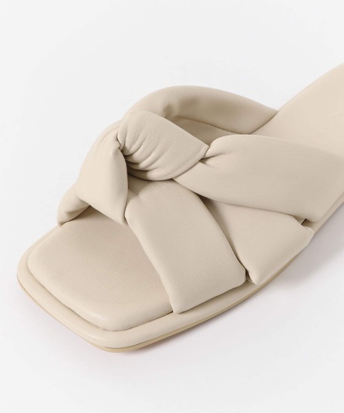 SENSE OF PLACE by URBAN RESEARCH（センスオブプレイスバイアーバンリサーチ）の「フラットパフサンダル（サンダル・レディース・ブラック/アイボリー・SMALL/MEDIUM/LARGE）」の8枚目の写真