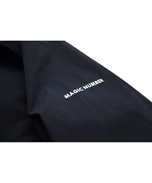 MAGIC NUMBER（マジック ナンバー）の「【MAGIC NUMBER】LIVIN' WELL ESSENTIAL STRETCH JK（マウンテンパーカー・メンズ・ブラック・MEDIUM/X-LARGE/LARGE）」の8枚目の写真